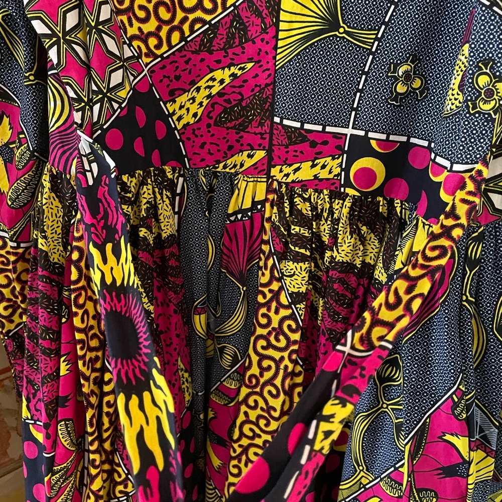 Dress/African - Picture 3 of 16
